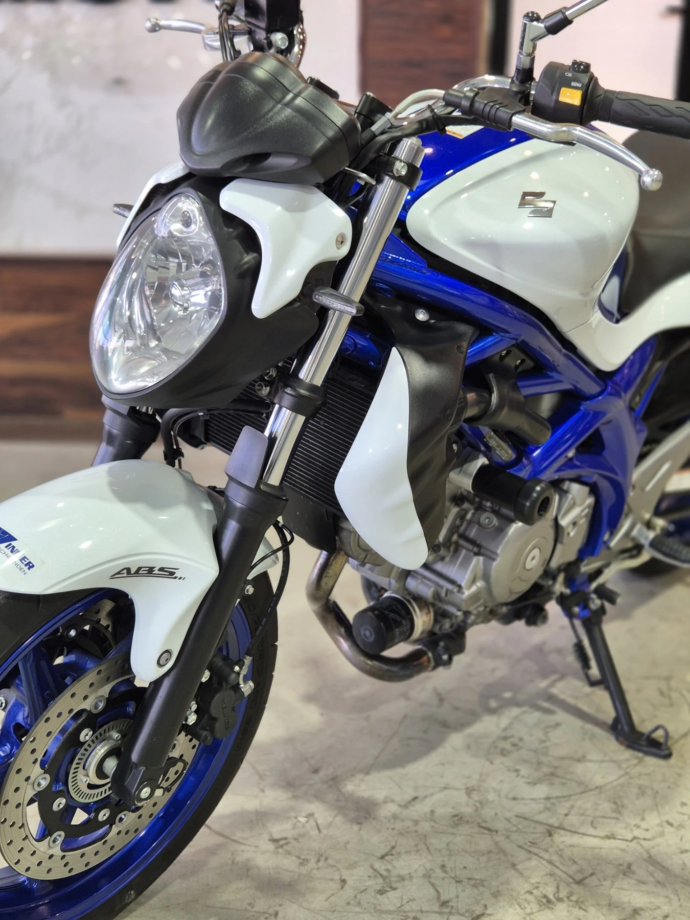Suzuki Gladius  SFV650 ABS A2 AKRAPOVIC Нов внос от ШВЕЙЦАРИЯ!!!, снимка 11 - Мотоциклети и мототехника - 55643787