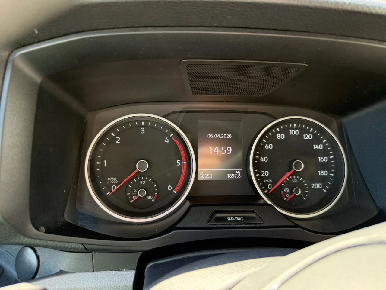 Кемпер VW Grand California 600 TDI, снимка 15 - Каравани и кемпери - 54399158