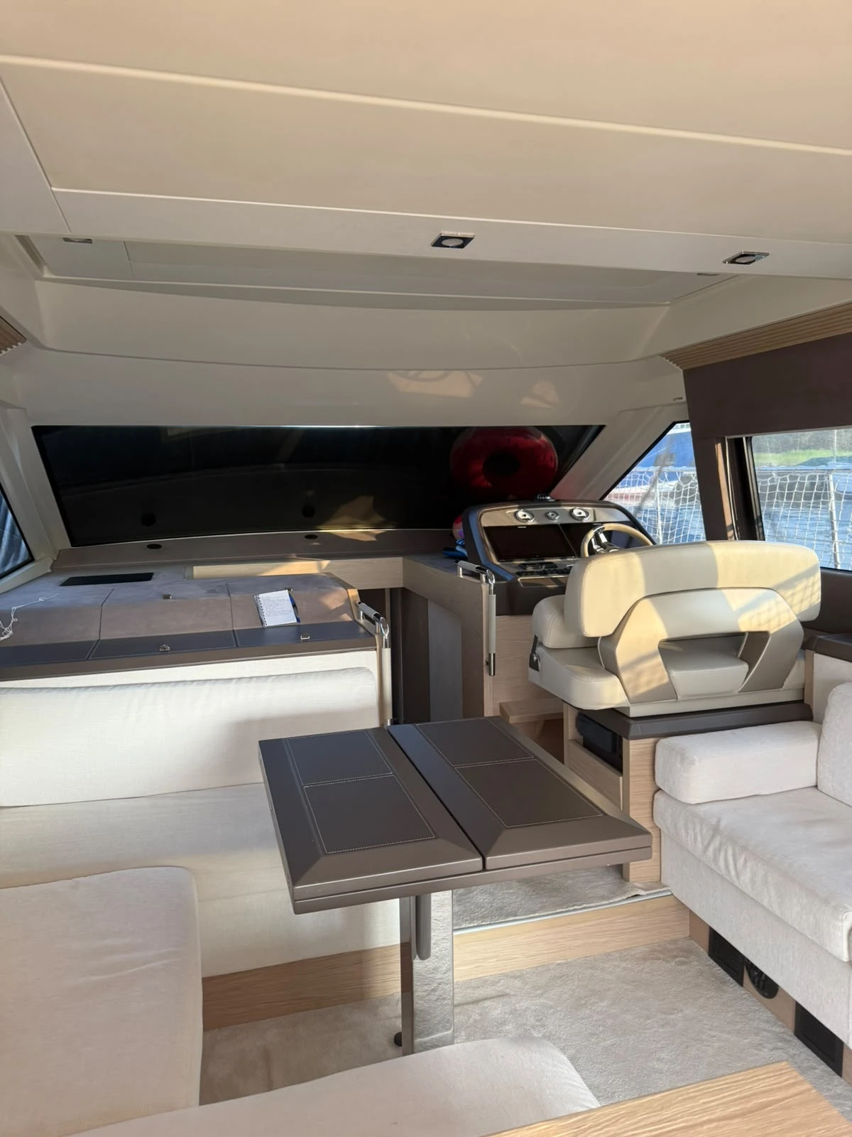 Моторна яхта Beneteau Monte Carlo 5, снимка 15 - Воден транспорт - 55744687