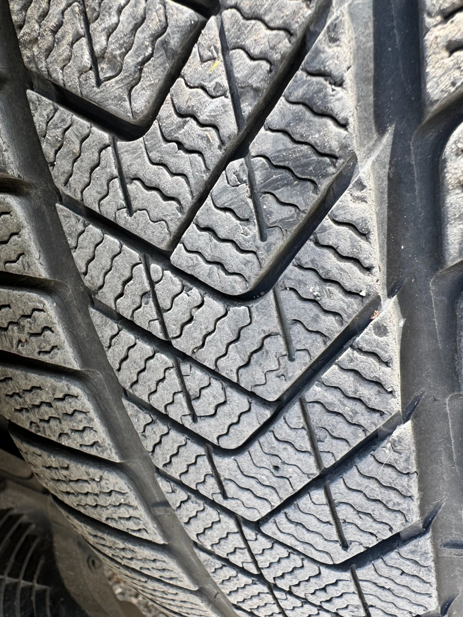 Гуми с джанти Pirelli 275/45R20, снимка 5 - Гуми и джанти - 54256320