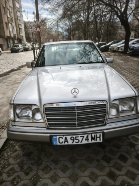 Mercedes-Benz E 200, снимка 1