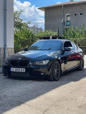 BMW 330 Coupe на задно, снимка 10