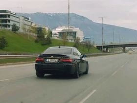 BMW 330 Coupe на задно, снимка 2