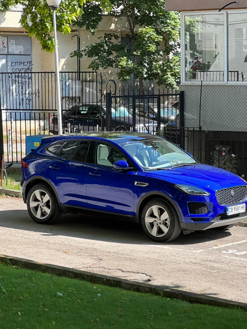 Jaguar E-pace D 240 AWD 9 ск MERIDIAN бял кожен салон диг.табло, снимка 1 - Автомобили и джипове - 47428551