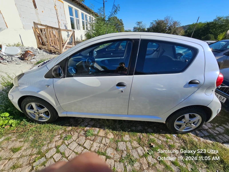 Toyota Aygo 1.0, снимка 2 - Автомобили и джипове - 48321502