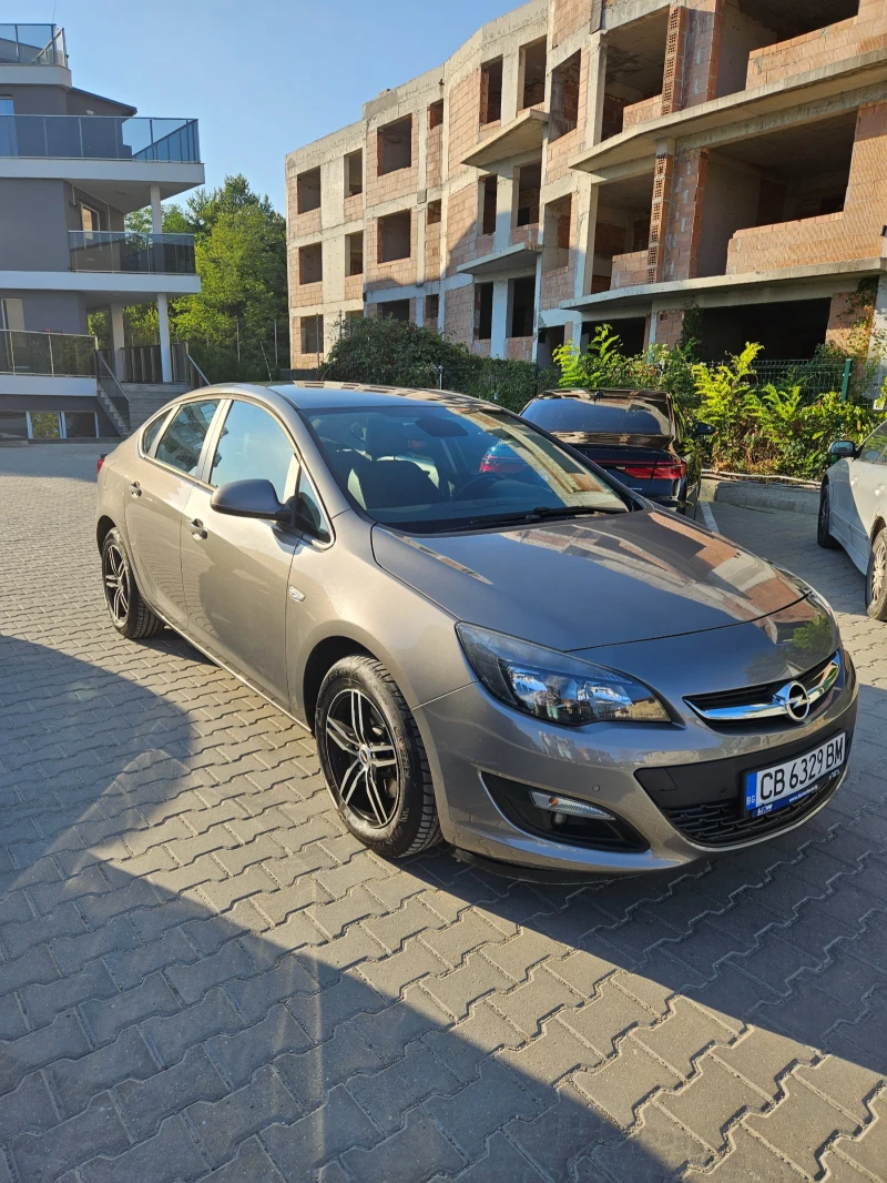 Opel Astra, снимка 2 - Автомобили и джипове - 49244591