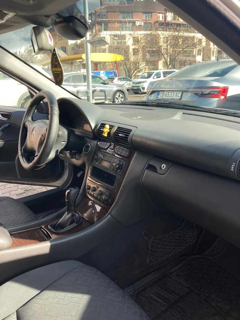 Mercedes-Benz C 200, снимка 7 - Автомобили и джипове - 52584322
