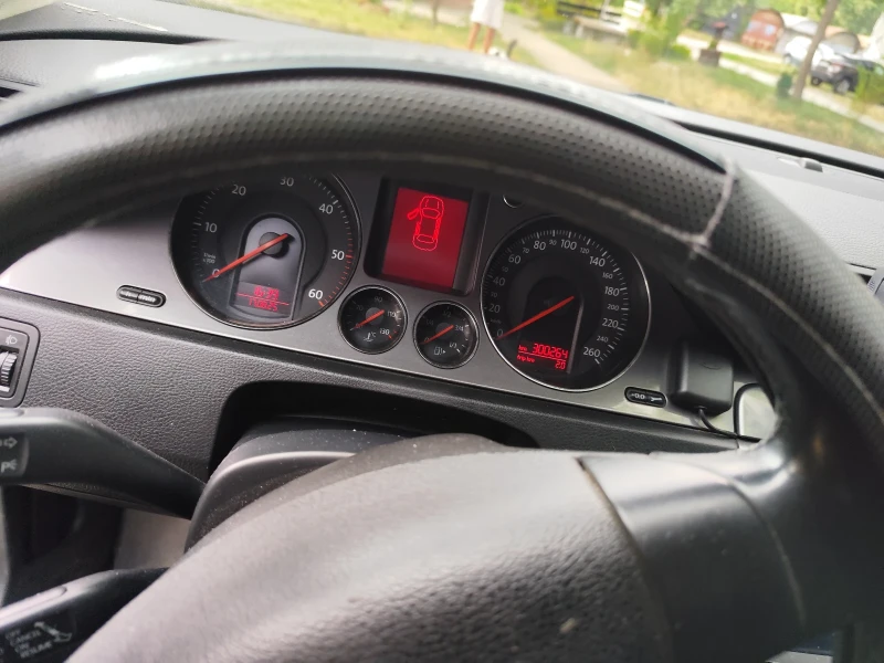 VW Passat, снимка 5 - Автомобили и джипове - 52458504