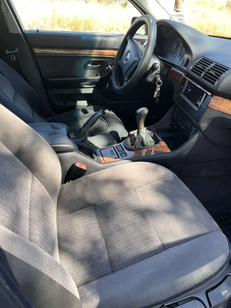 BMW 520, снимка 9 - Автомобили и джипове - 52311725
