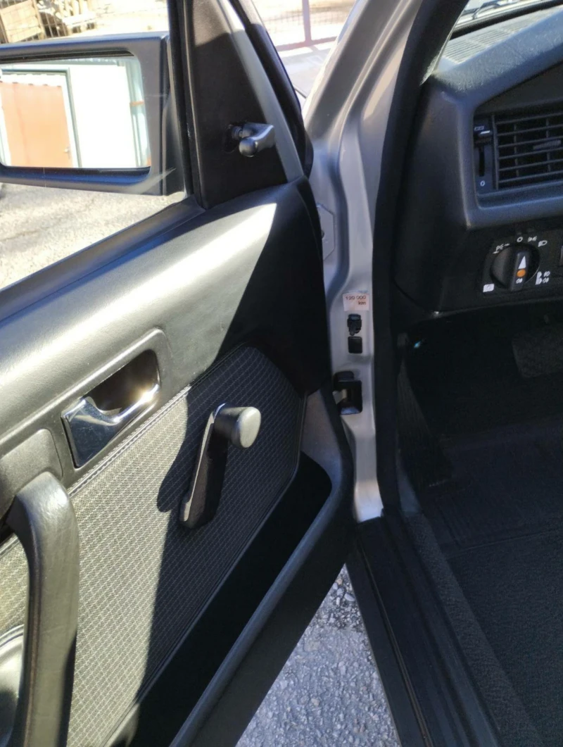 Mercedes-Benz 190 190_2.0benzin_Automatic , снимка 7 - Автомобили и джипове - 52901879