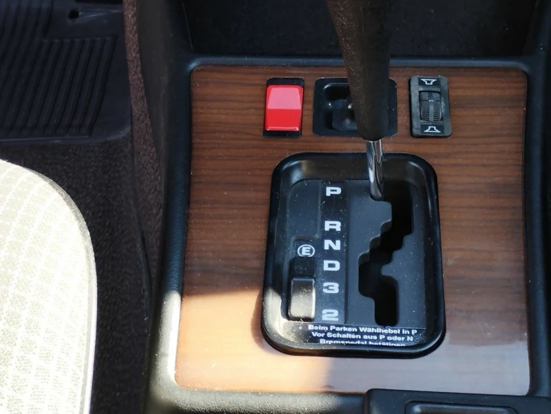 Mercedes-Benz 190 190_2.0benzin_Automatic , снимка 6 - Автомобили и джипове - 52901879