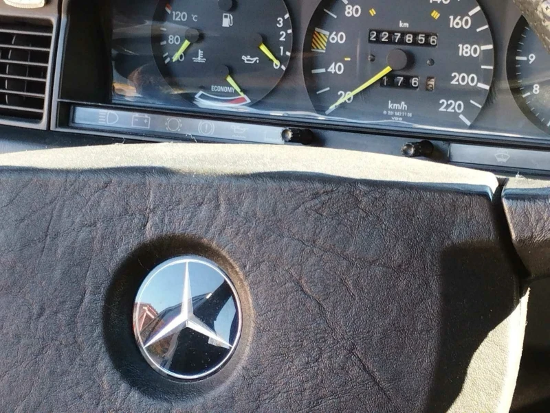 Mercedes-Benz 190 190_2.0benzin_Automatic , снимка 5 - Автомобили и джипове - 52901879