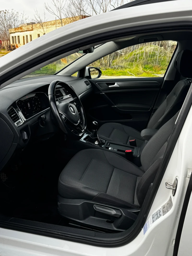 VW Golf 7.5 Virtual Cocpit, Distronic, Dynamic LED Headlig, снимка 12 - Автомобили и джипове - 52963858