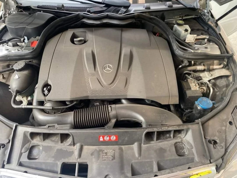 Mercedes-Benz C 220, снимка 9 - Автомобили и джипове - 53286149