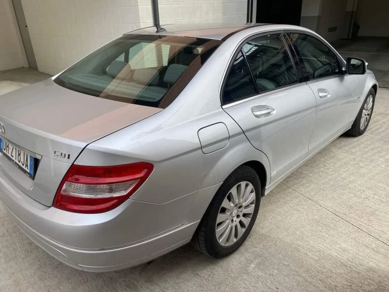 Mercedes-Benz C 220, снимка 4 - Автомобили и джипове - 53286149