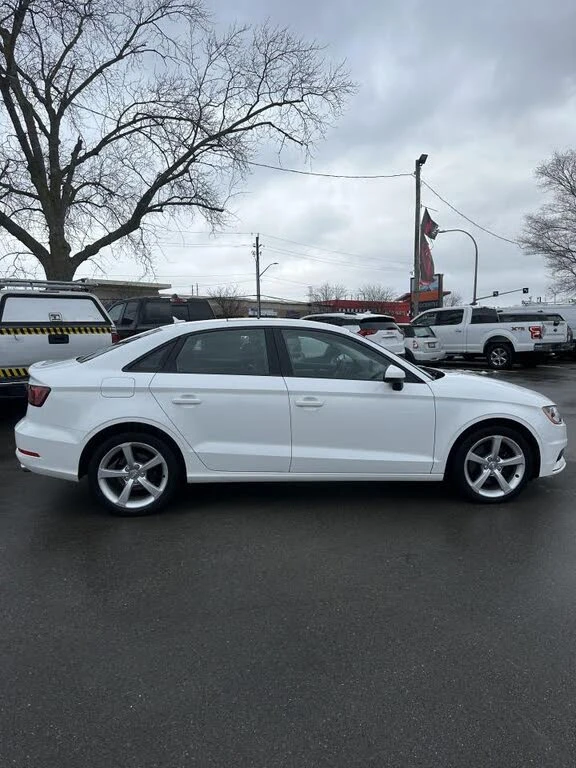 Audi A3 QUATTRO* KOMFORT* KEYLESS АвтоКредит(ЦЕНА ДО БГ), снимка 4 - Автомобили и джипове - 53668797