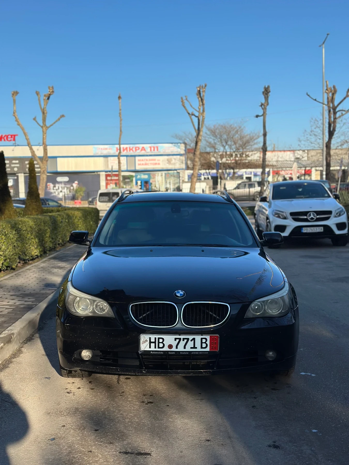 BMW 520 НОВ ВНОС / АВТОМАТ / ПАНОРАМА / КОЖА / ПОДГРЕВ, снимка 1