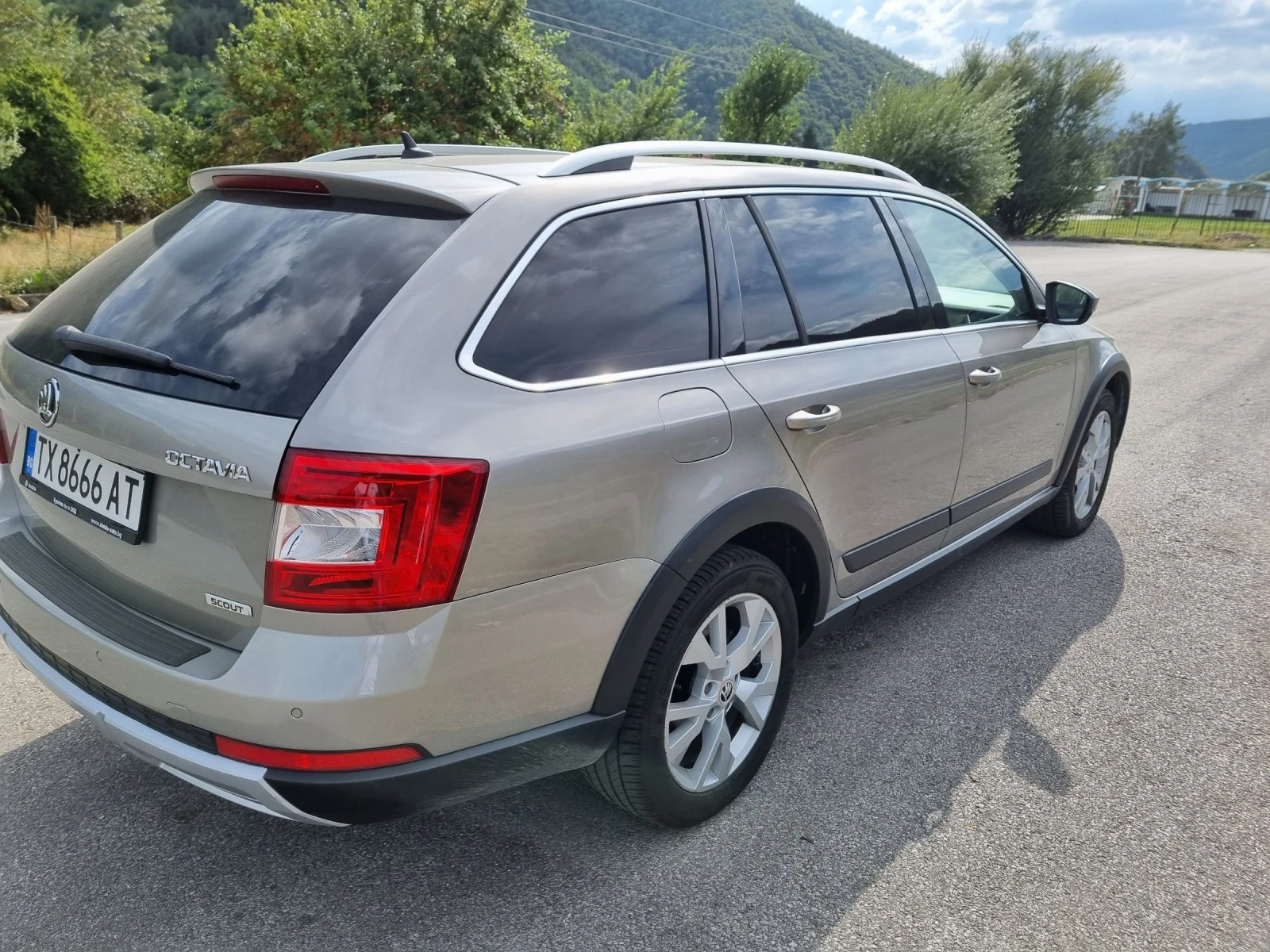 Skoda Octavia SCOUT 2.0 184 p.s. - изображение 6