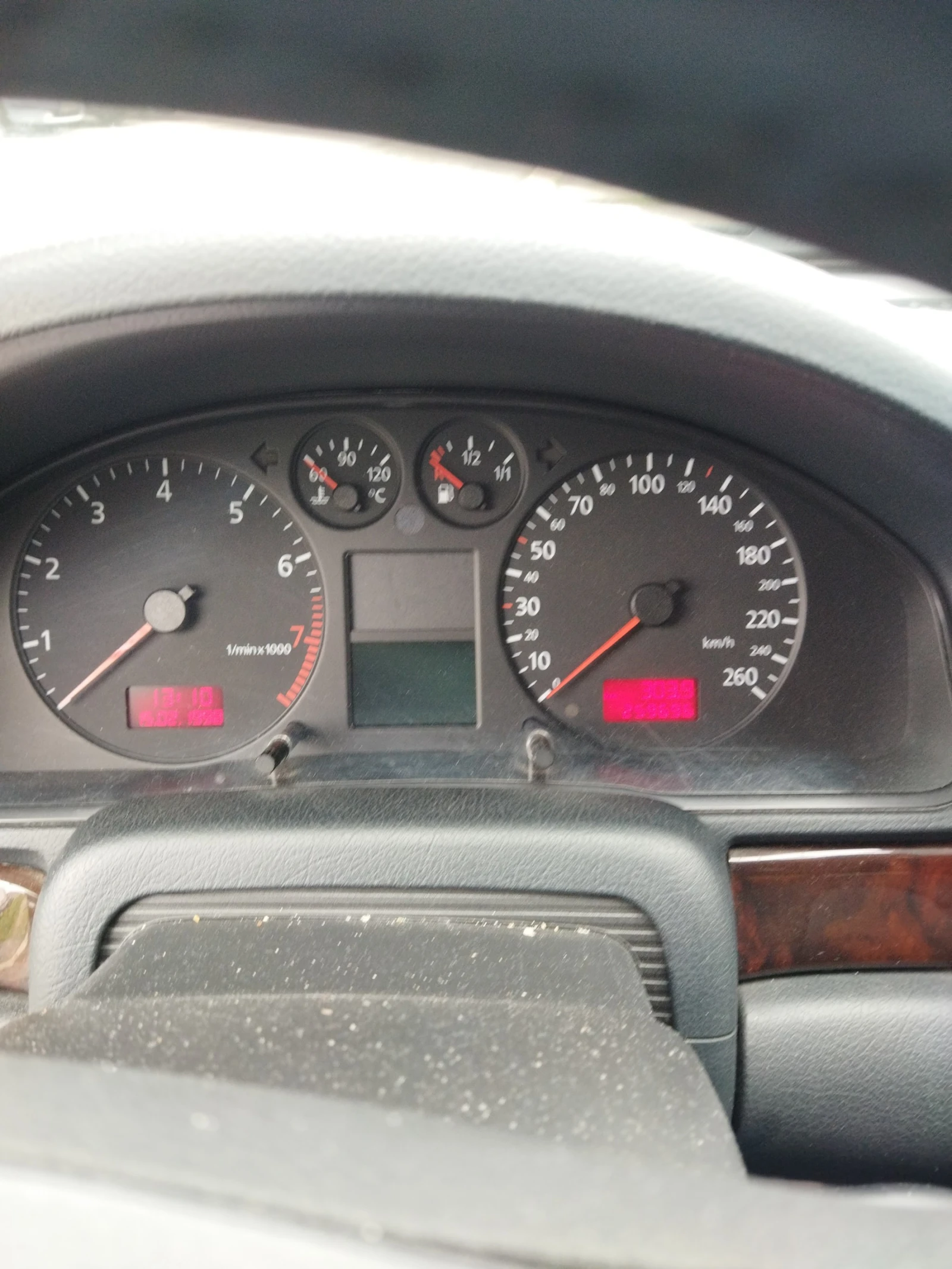 Audi A4 Avant 1.8T - изображение 8