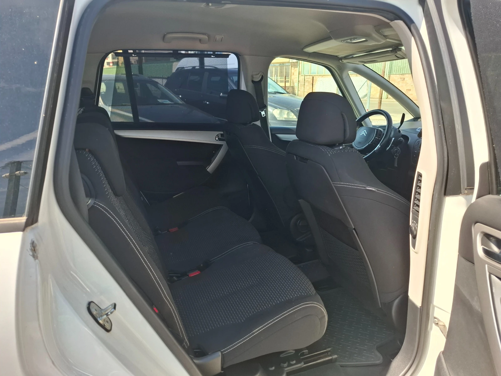 Citroen Grand C4 Picasso 2.0i 16v 7 места АВТОМАТ  - изображение 10
