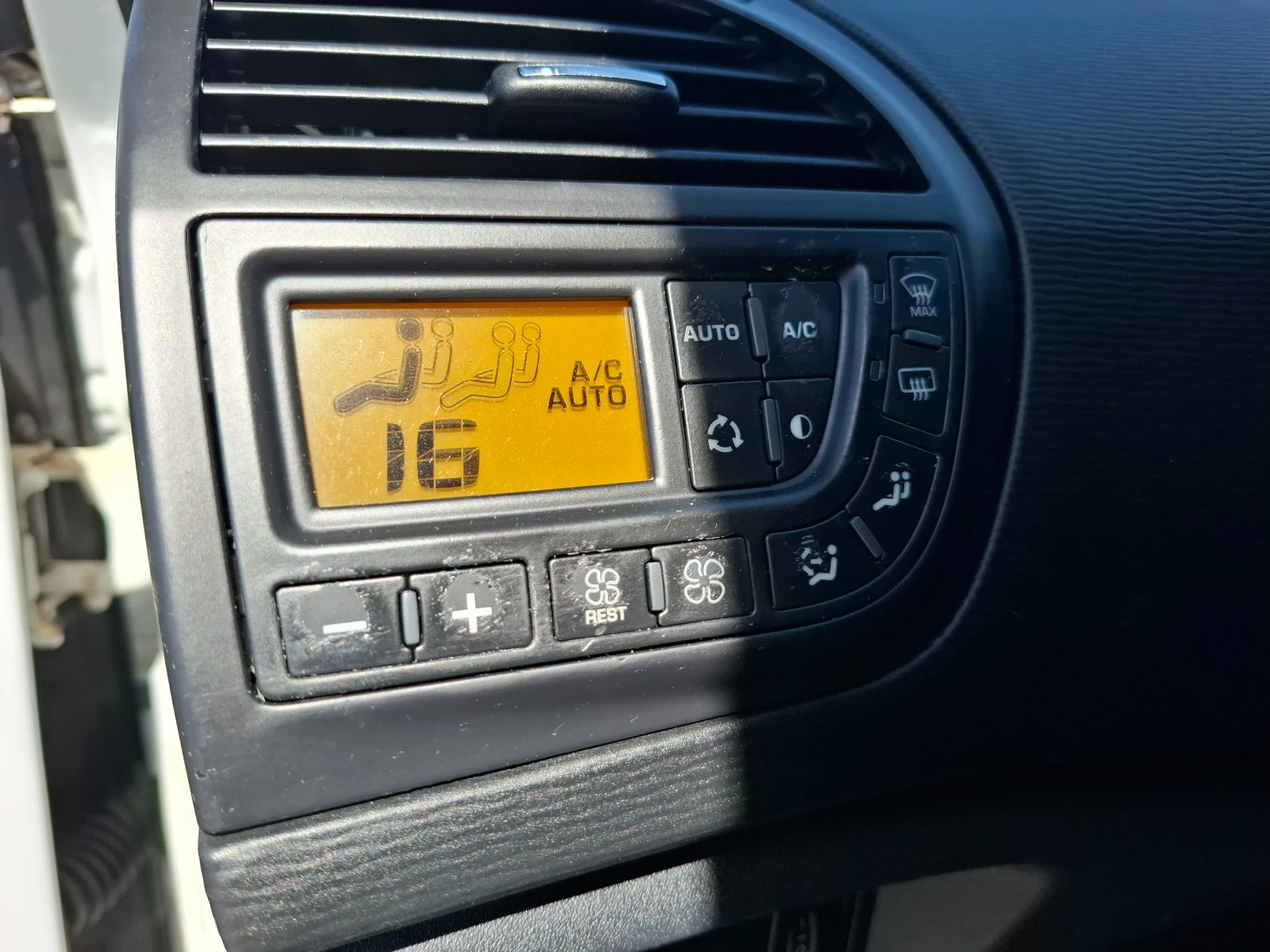 Citroen Grand C4 Picasso 2.0i 16v 7 места АВТОМАТ  | Mobile.bg — изображение 14