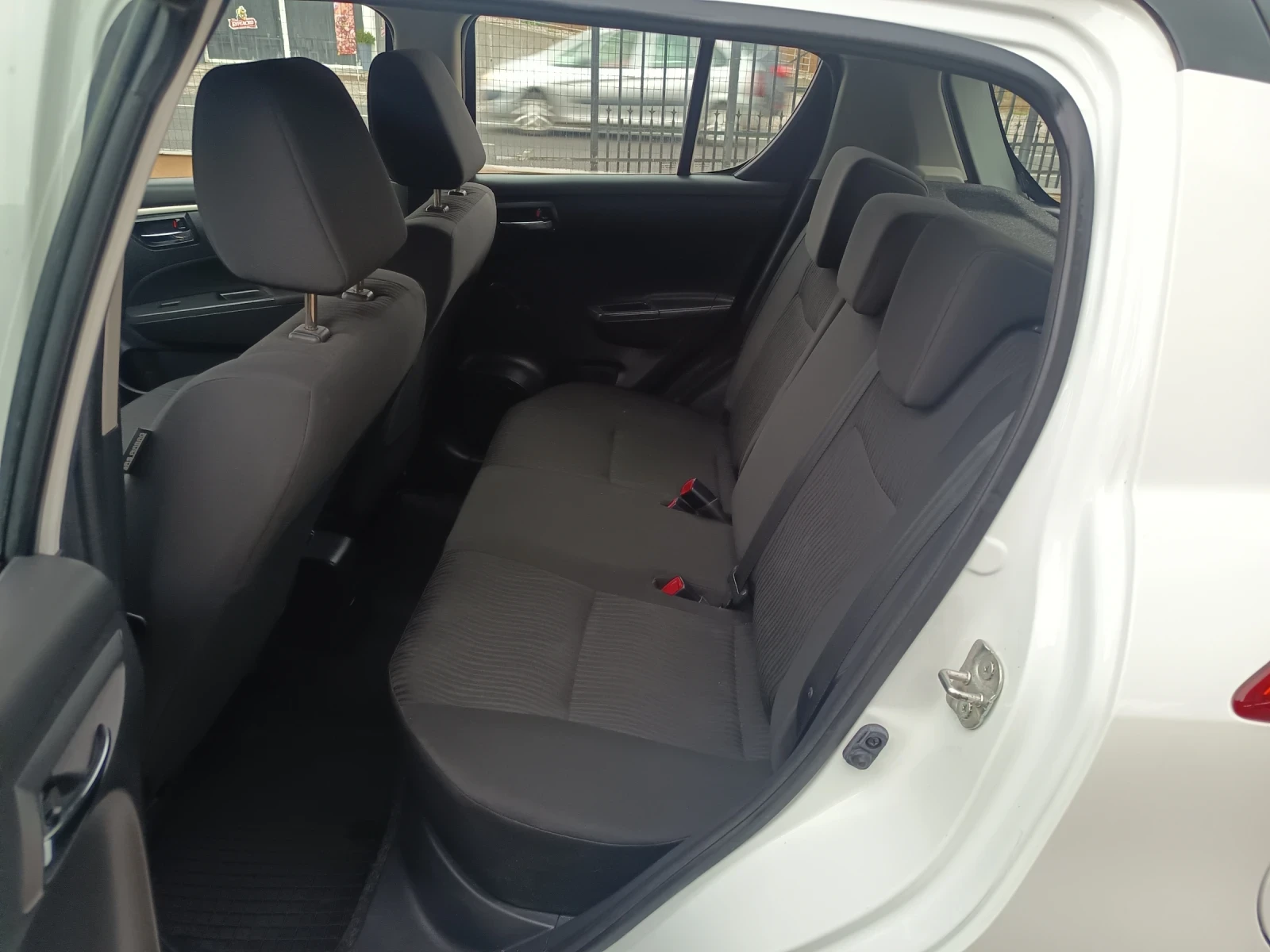Suzuki Swift 1.3i - изображение 10