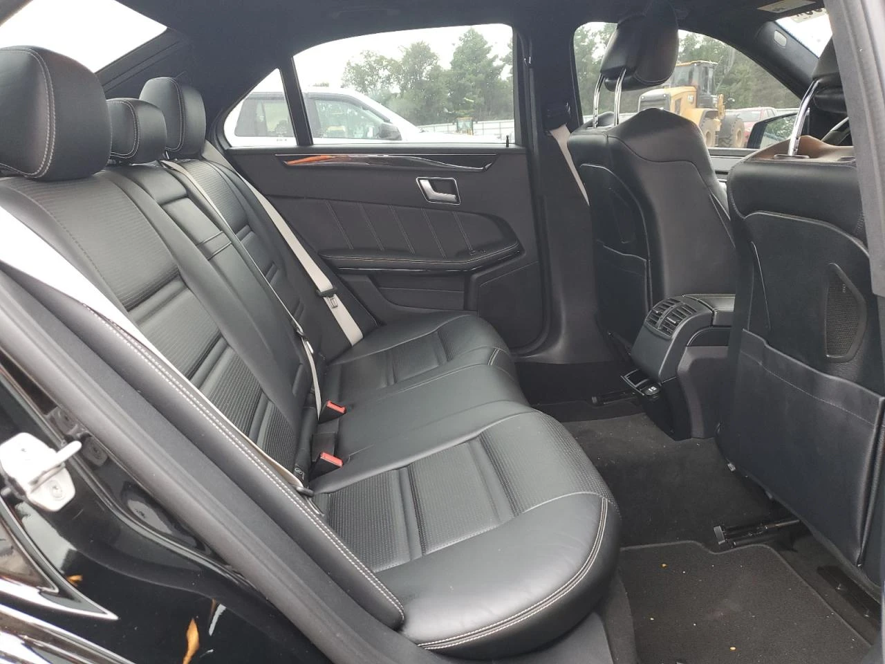 Mercedes-Benz E 63 AMG AMG-S - изображение 10