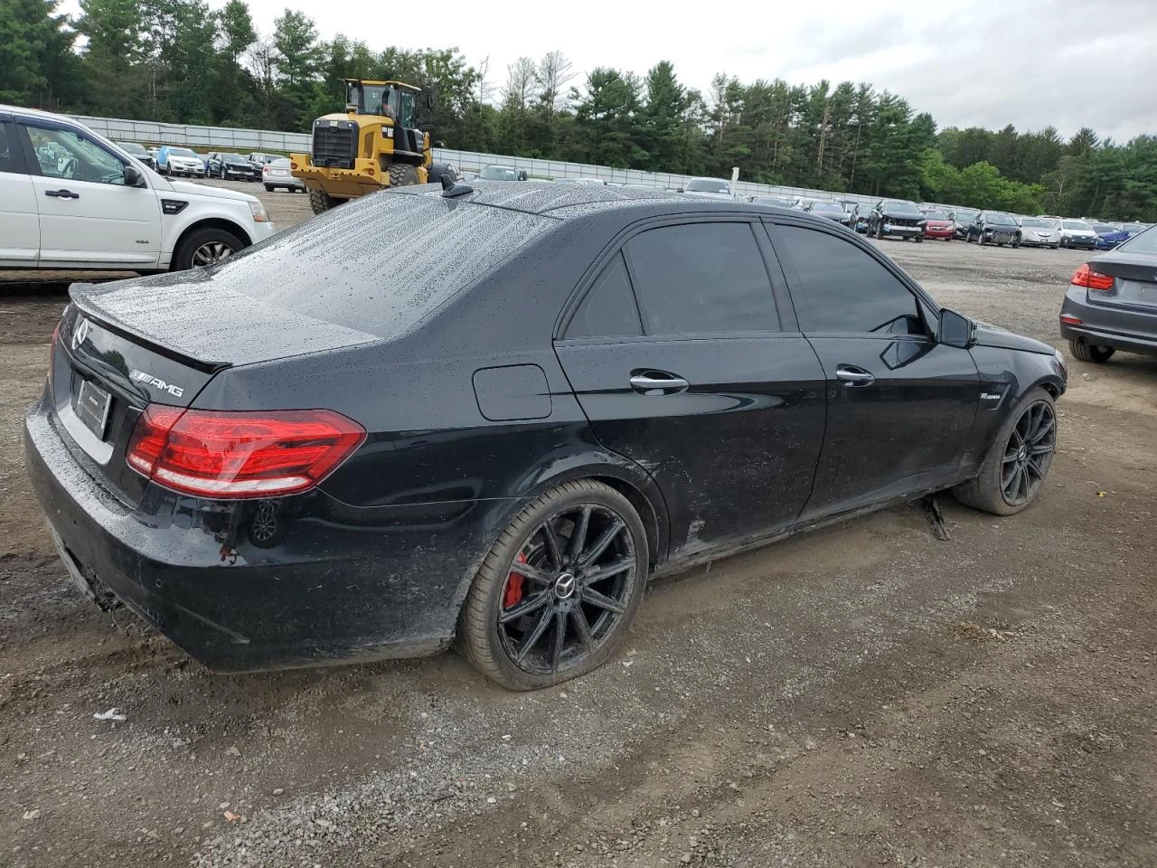 Mercedes-Benz E 63 AMG AMG-S - изображение 4