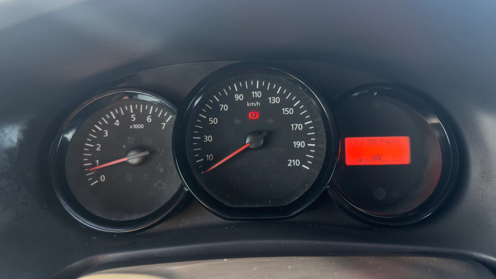 Dacia Sandero 1.2 - изображение 8