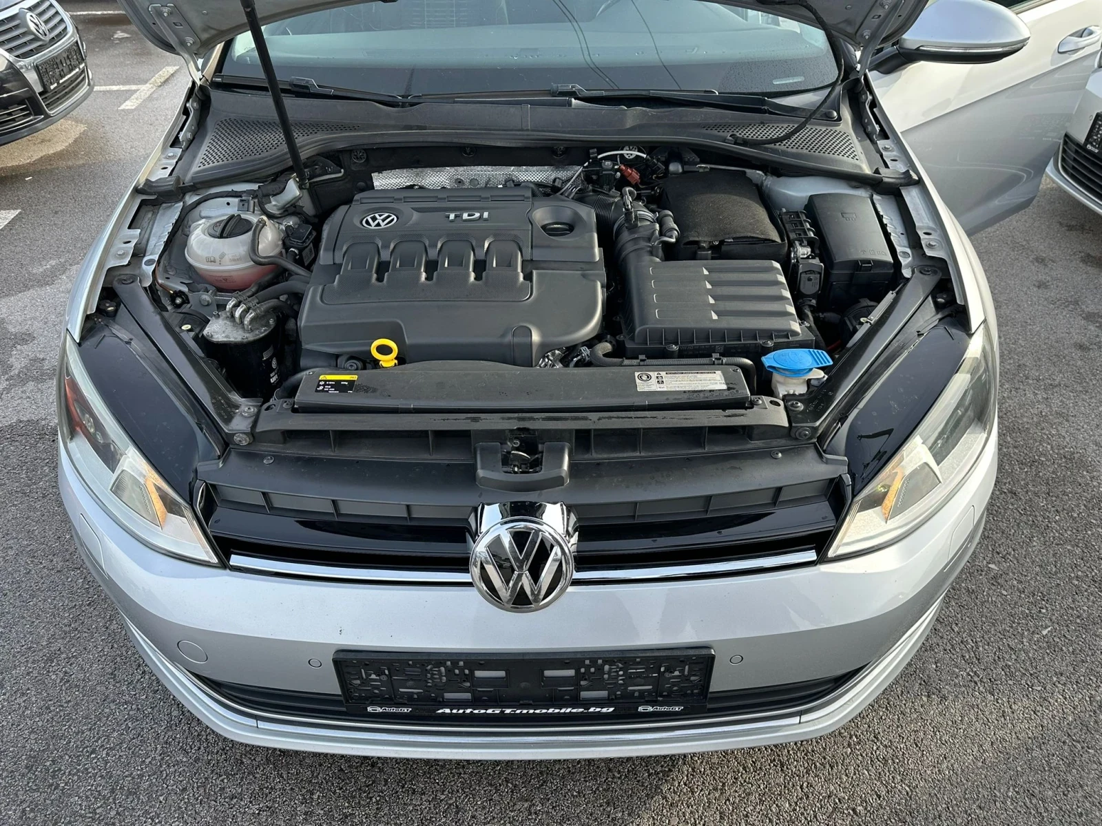 VW Golf 2.0 TDI Lounge BlueMotion Tech ! Топ състояние! - изображение 8