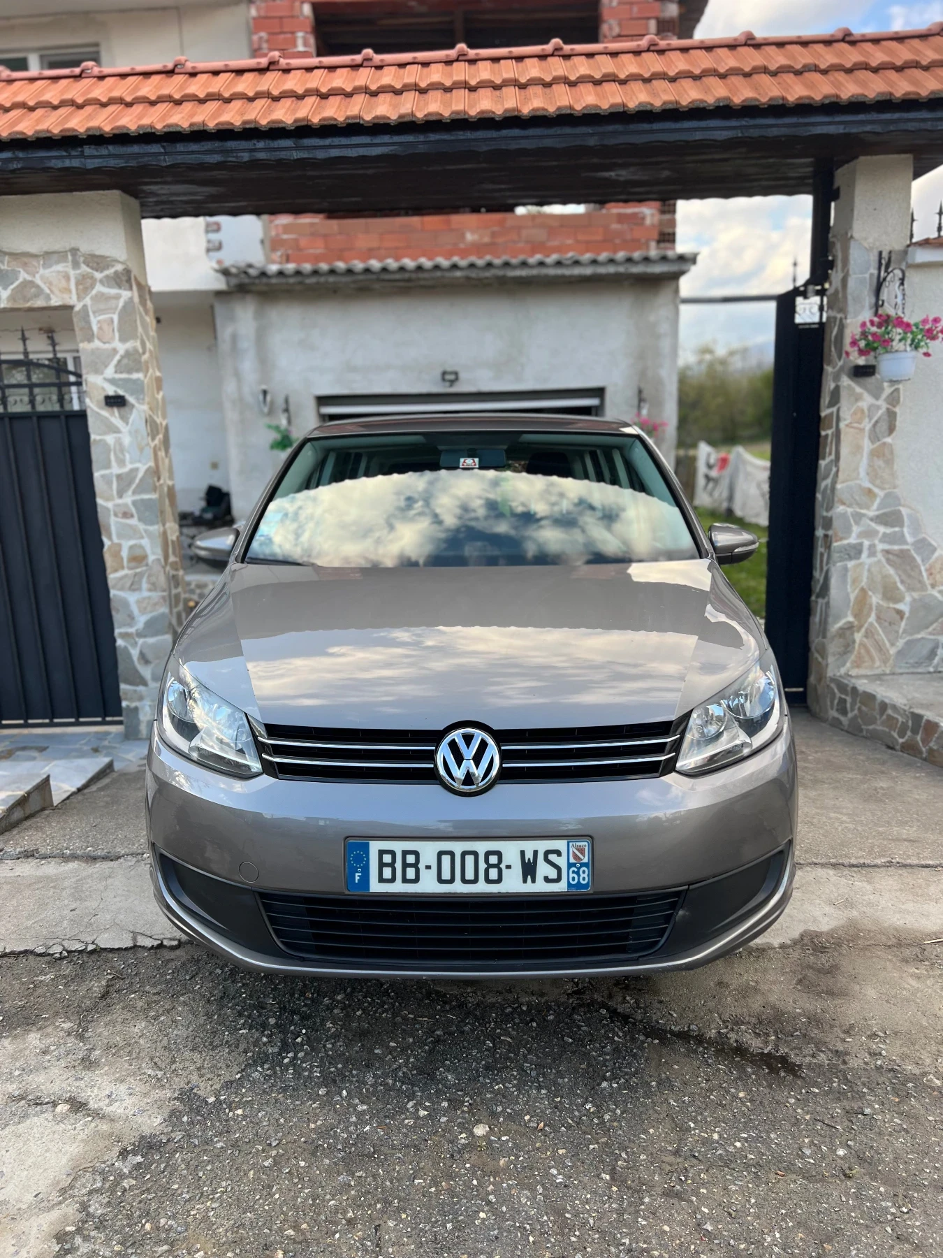 VW Touran 1.6TDI, снимка 6 - Автомобили и джипове - 54191959