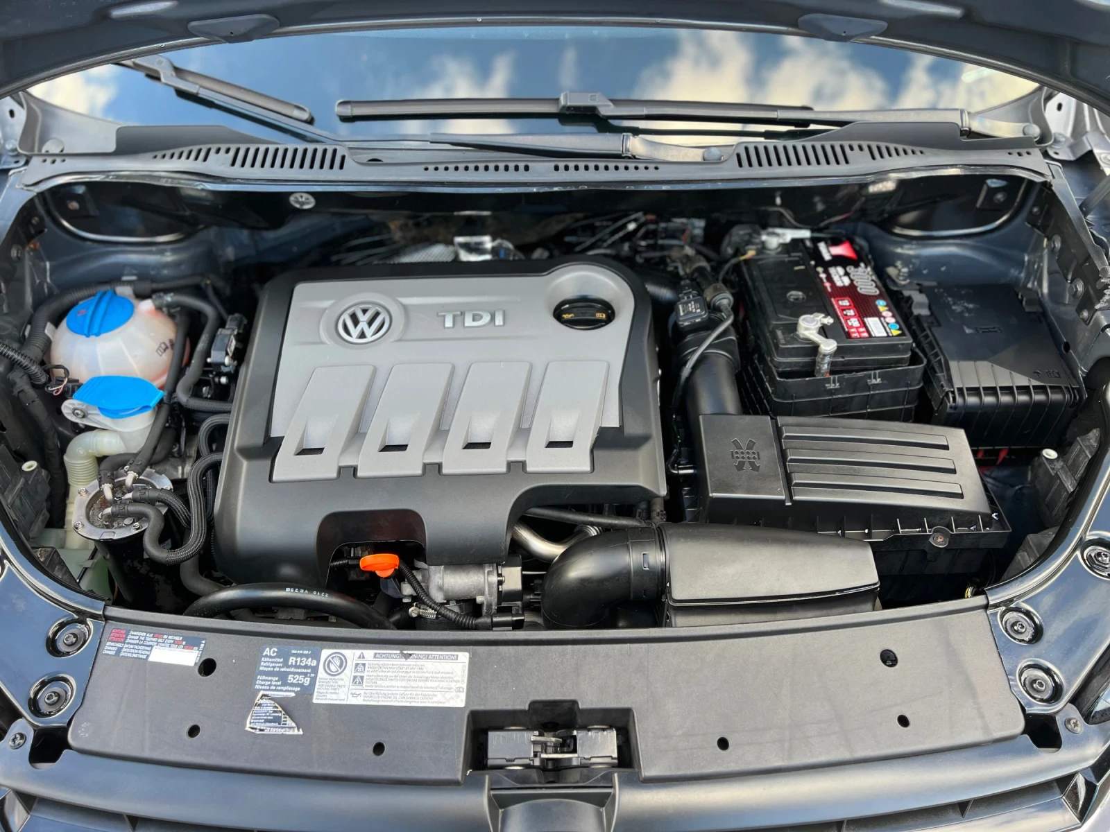 VW Touran 1.6TDI, снимка 13 - Автомобили и джипове - 54191959