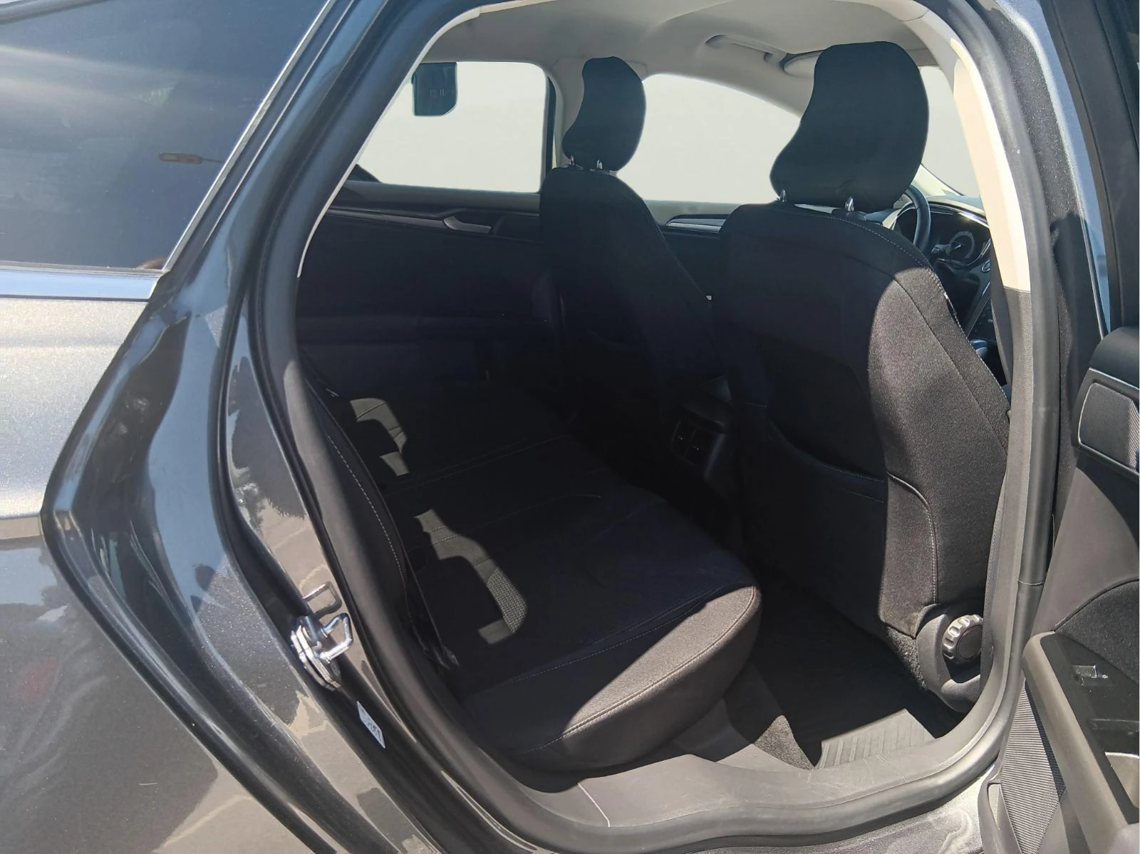 Ford Mondeo 2.0, снимка 11 - Автомобили и джипове - 54540385