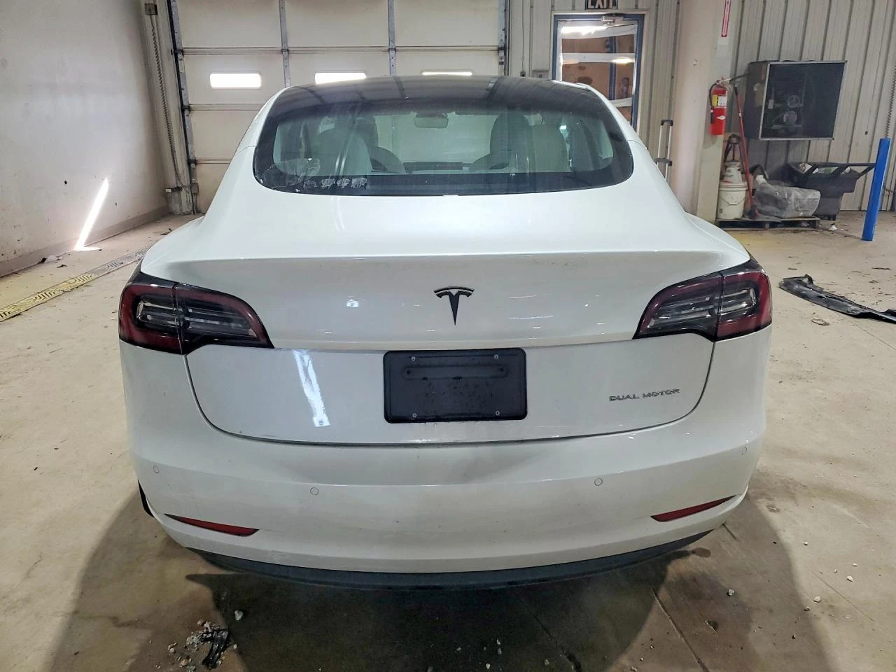 Tesla Model 3 AWD* LONG* RANGE* DUAL* MOTOR* ПАНО* ПОДГРЕВ* , снимка 6 - Автомобили и джипове - 54813839