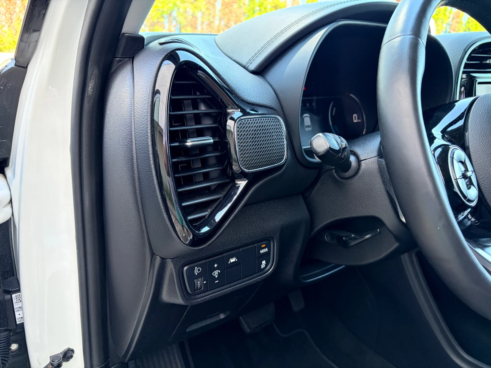 Kia Soul 64kw 204kc 100%SOH /DISTRONIC/ KAMERA TERMOPOMPA, снимка 11 - Автомобили и джипове - 55049564