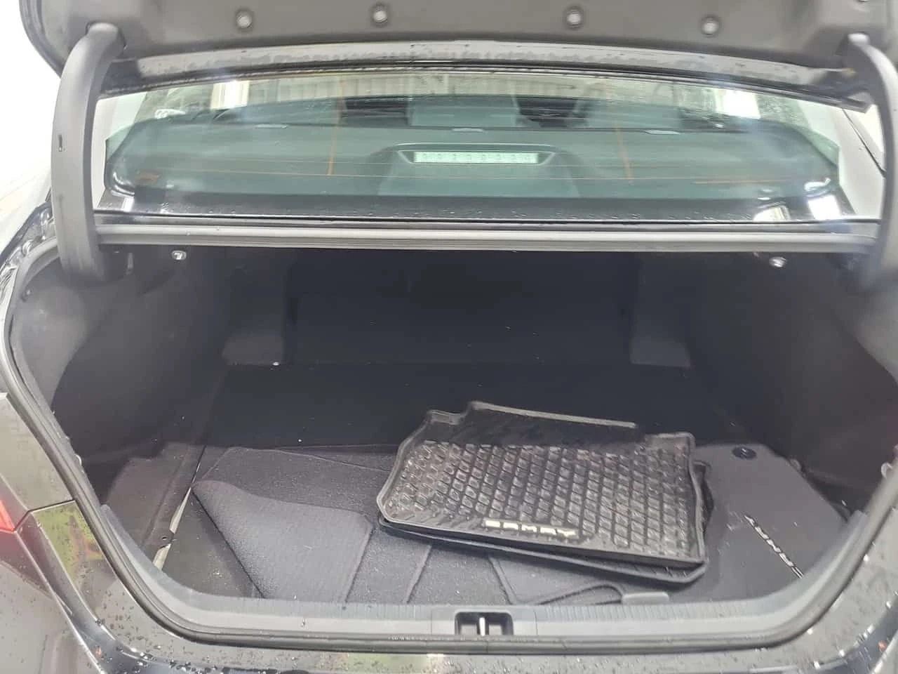 Toyota Camry * HYBRID SE * CARFAX * , снимка 14 - Автомобили и джипове - 55644331