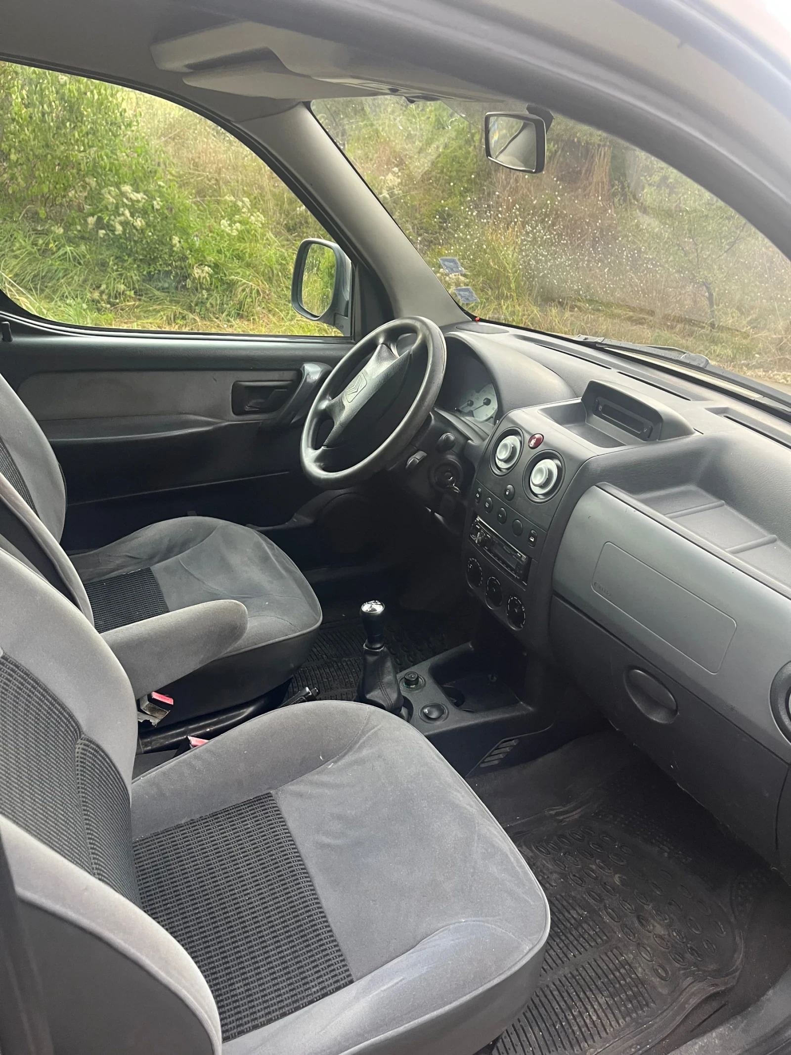 Citroen Berlingo 1.4i газ/бензин, снимка 4 - Автомобили и джипове - 55791770