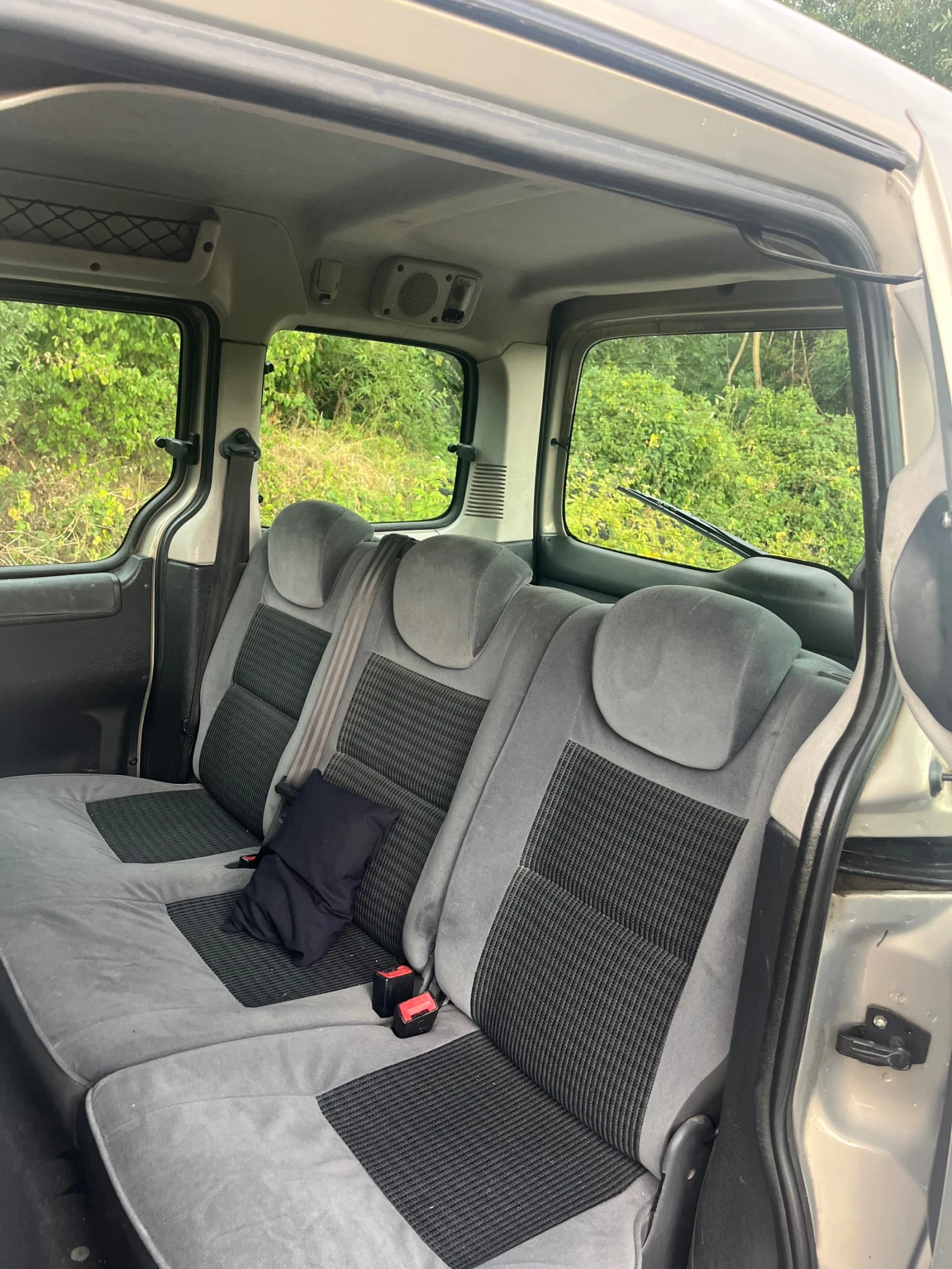 Citroen Berlingo 1.4i газ/бензин, снимка 5 - Автомобили и джипове - 55791770