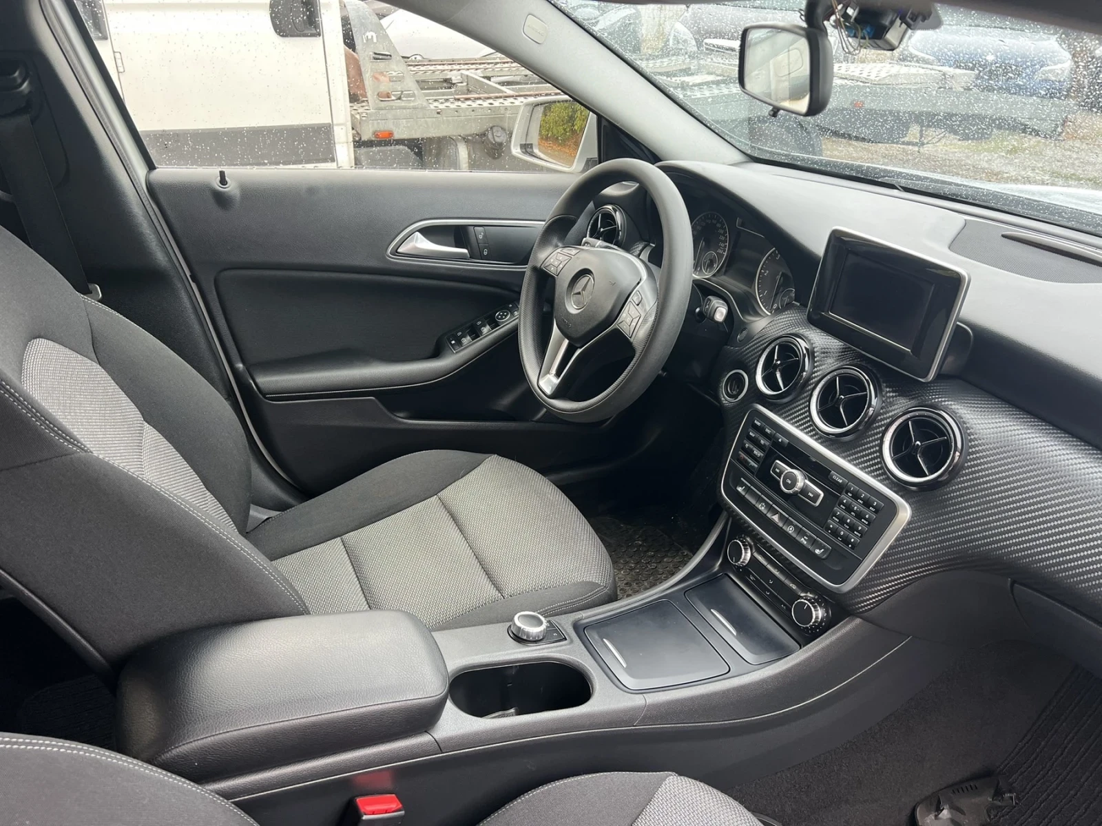 Mercedes-Benz GLA 180 1.5-109��, ��������� | Mobile.bg � ����������� 12