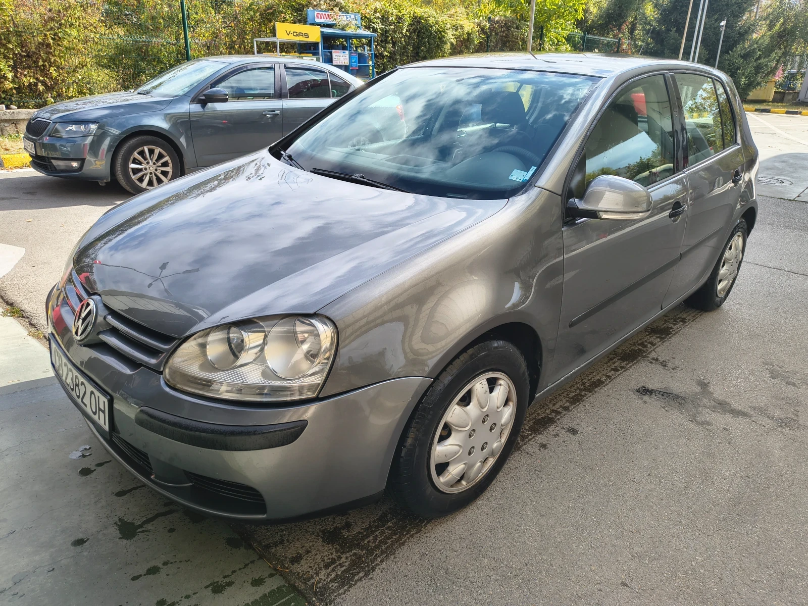 VW Golf V, снимка 2 - Автомобили и джипове - 56554060