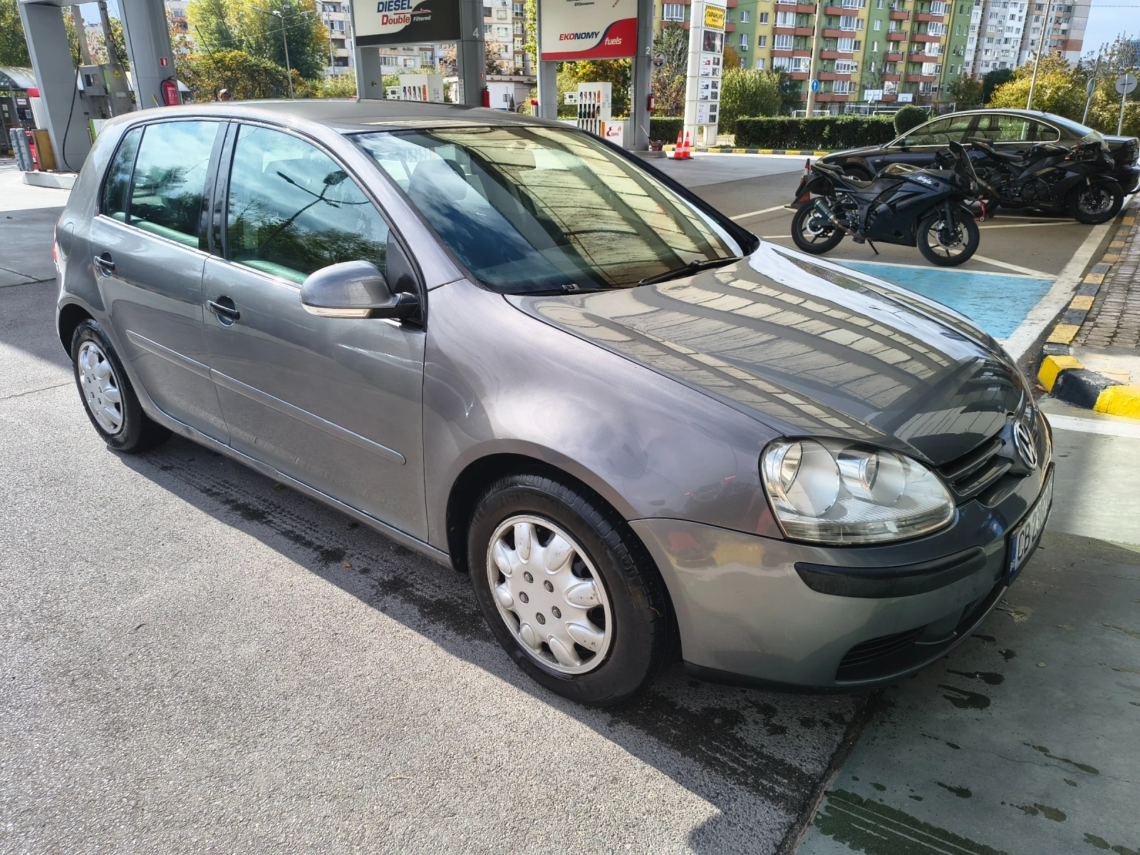 VW Golf V, снимка 3 - Автомобили и джипове - 56554060