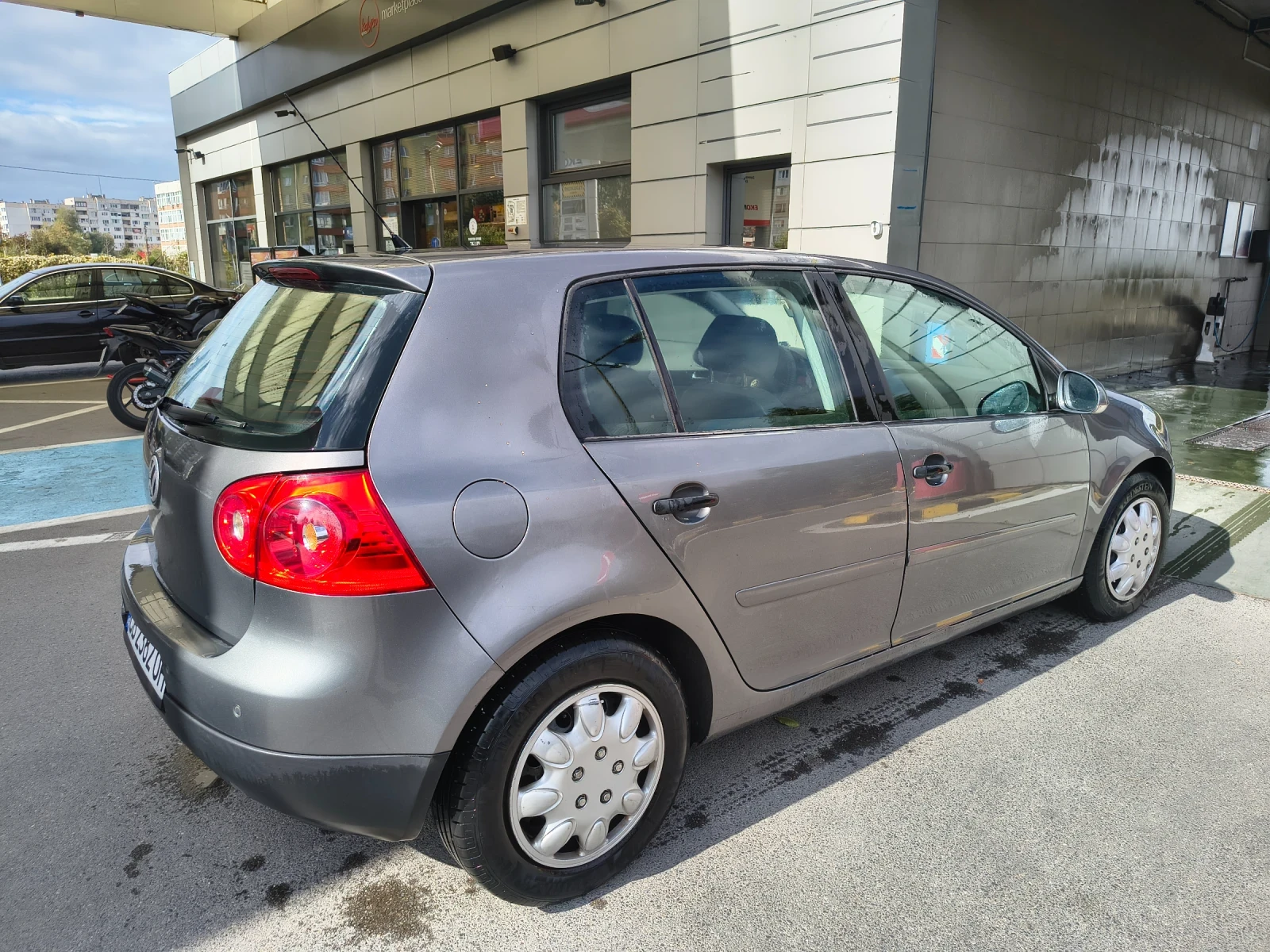 VW Golf V, снимка 7 - Автомобили и джипове - 56554060