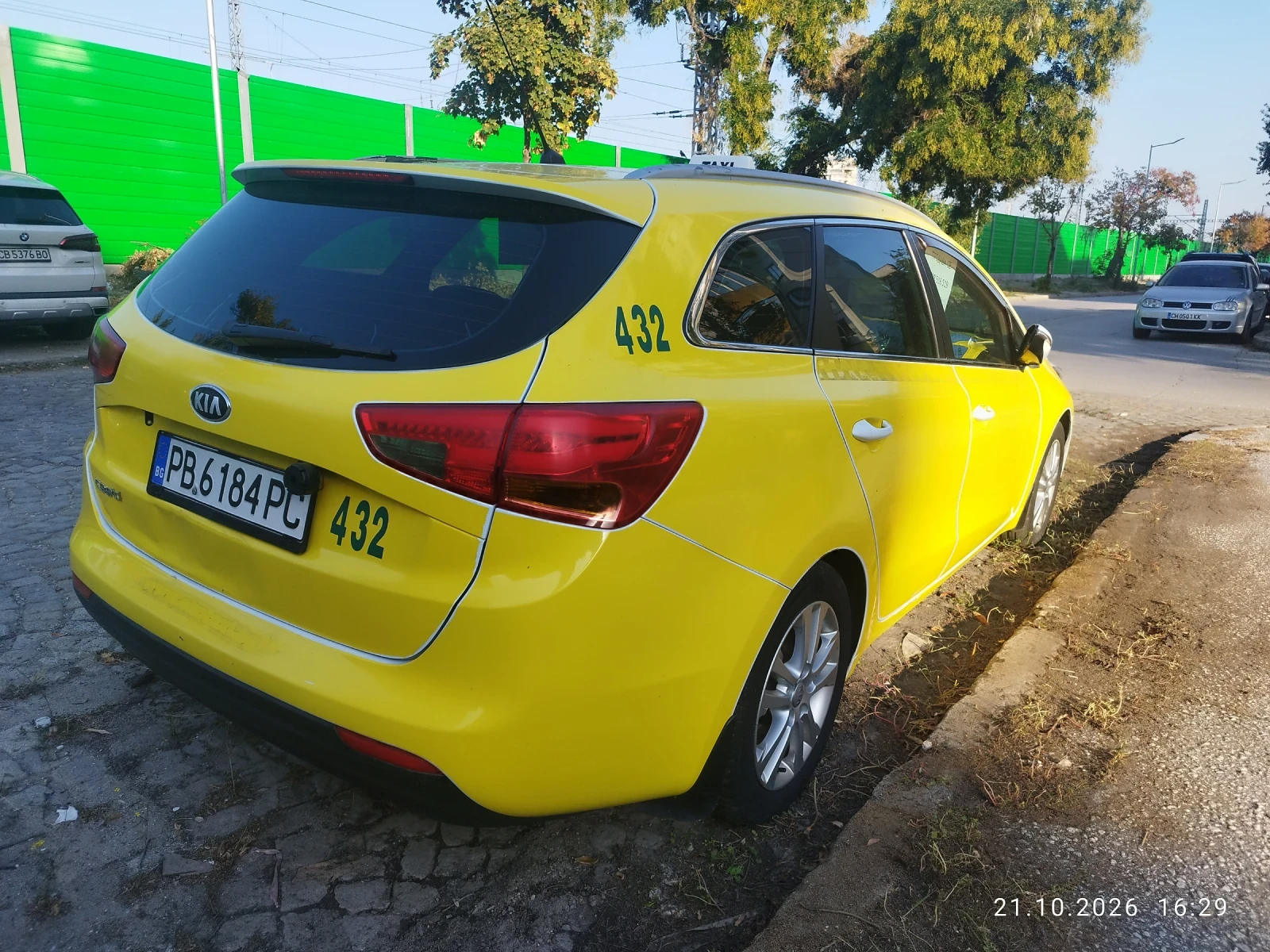 Kia Ceed 1.4 перфектна, снимка 4 - Автомобили и джипове - 56628901