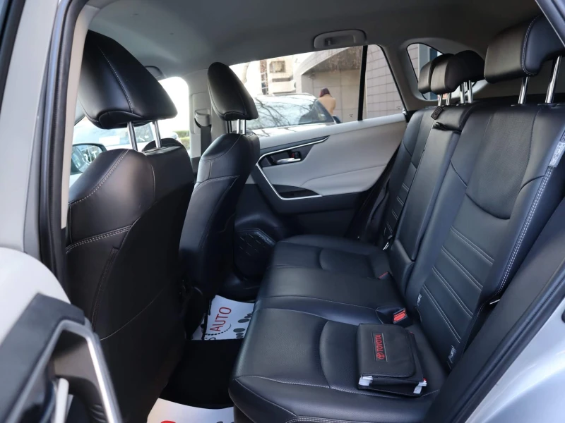 Toyota Rav4 Hybrid/XLE/Lane Assist/Distronic/Камера/4X4, снимка 12 - Автомобили и джипове - 49446626