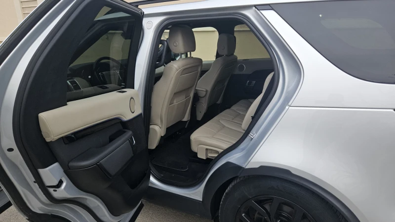 Land Rover Discovery Luxury Night Package, снимка 13 - Автомобили и джипове - 52934759