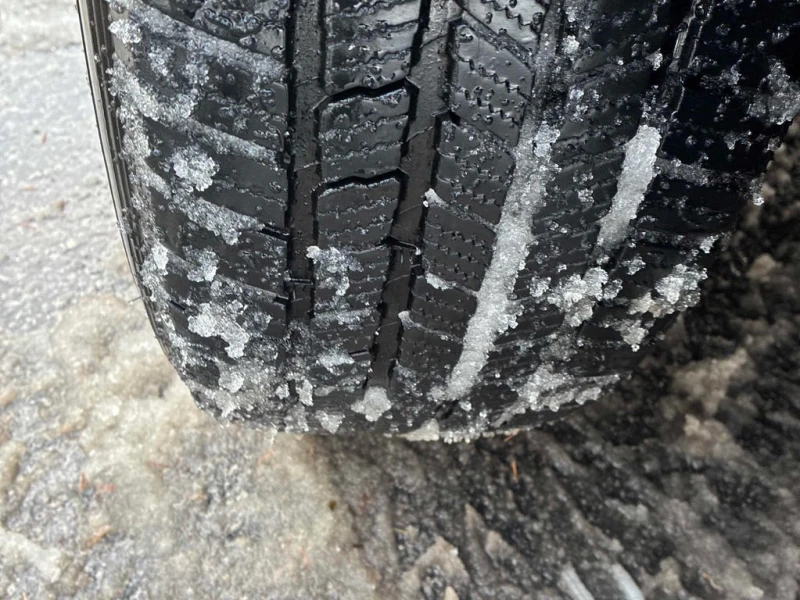 Ford Explorer * XLT * CARFAX * БЕЗ ПЪРВОНАЧАЛНА ВНОСКА, снимка 13 - Автомобили и джипове - 53073317