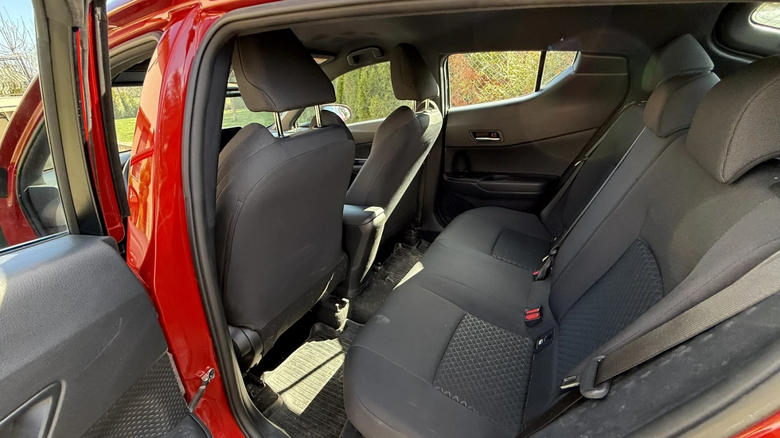 Toyota C-HR HYBRID, снимка 6 - Автомобили и джипове - 54123058