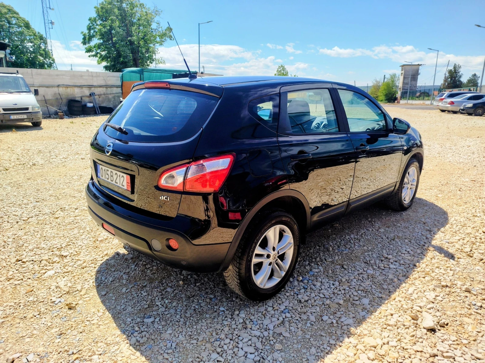 Nissan Qashqai 1.5 dci Acenta, снимка 8 - Автомобили и джипове - 54542812