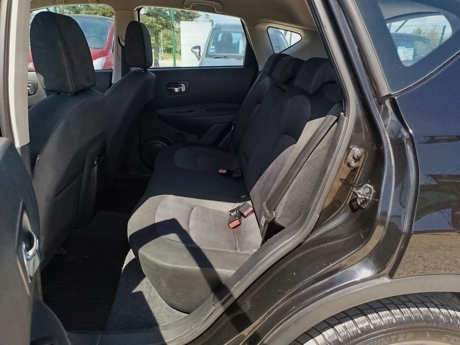 Nissan Qashqai 1.5 dci Acenta, снимка 12 - Автомобили и джипове - 54542812