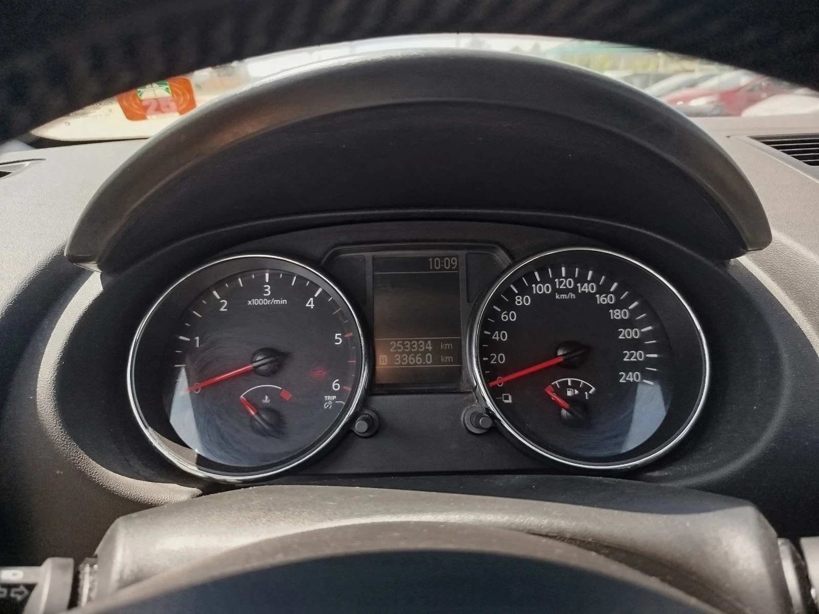Nissan Qashqai 1.5 dci Acenta, снимка 13 - Автомобили и джипове - 54542812
